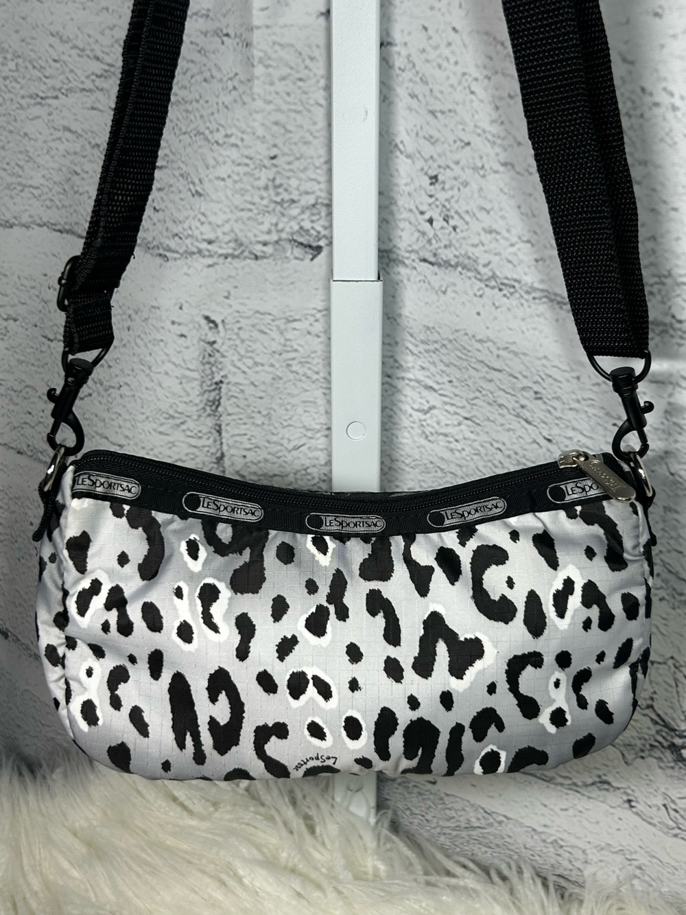 LeSportsac White Leopard Handbag🖤🩶🤍